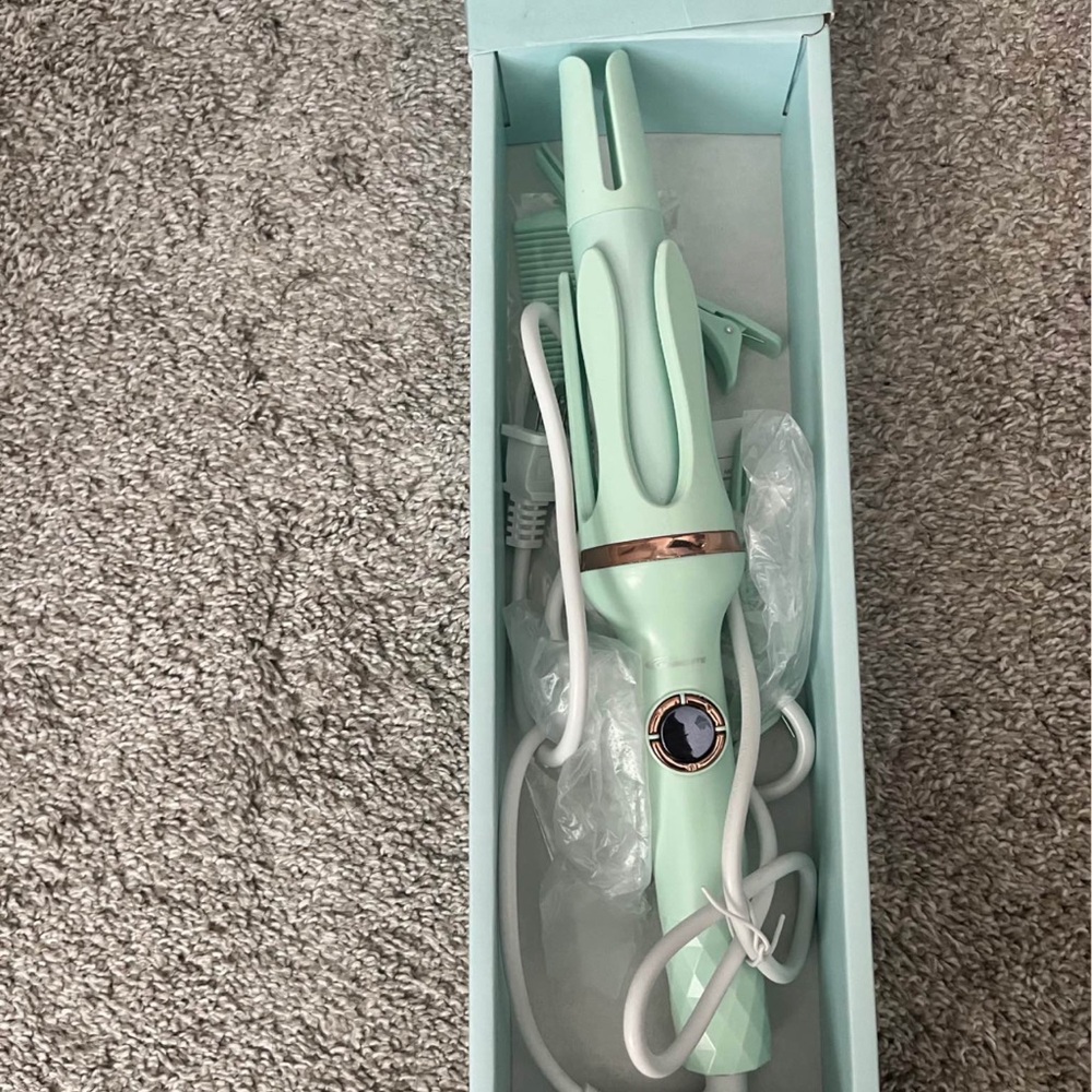 Automatic Mint Green Hair Curler